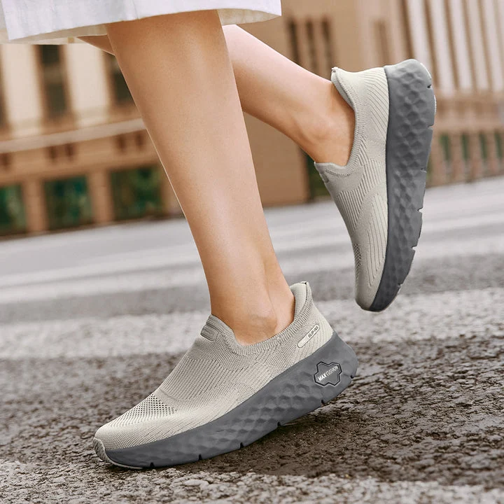 کفش پیادهروی زنانه اسکچرز مدل GOwalk Max Cushioning Flex - Regina