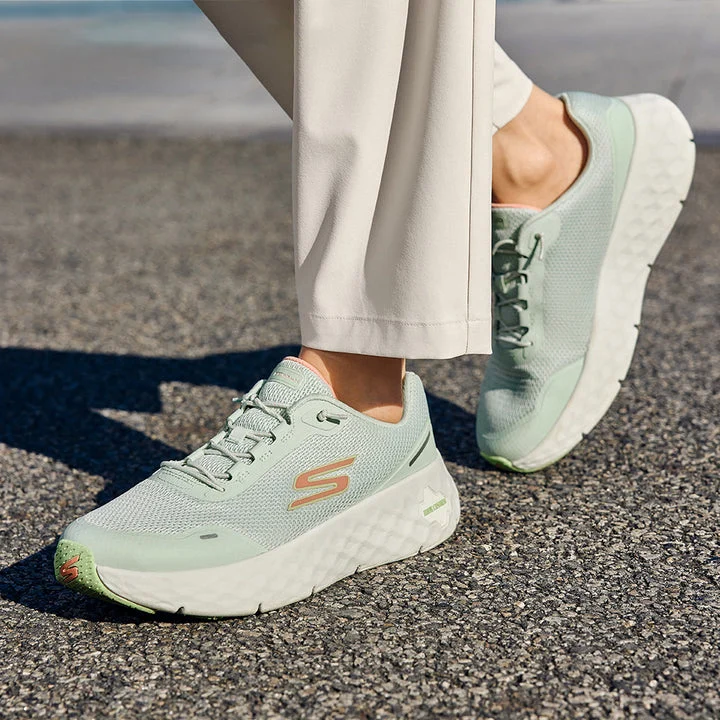 کفش پیادهروی زنانه اسکچرز مدل GOwalk Max Cushioning Flex