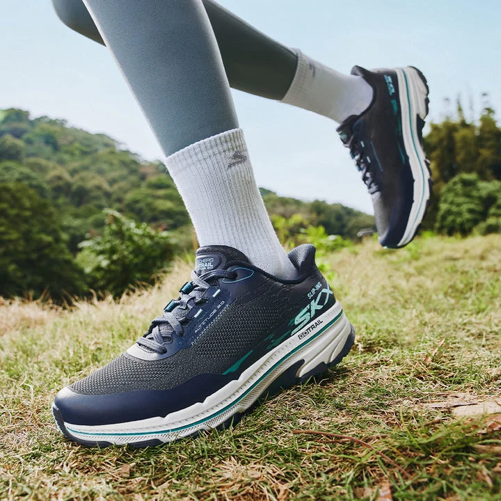 کفش طبیعت‌گردی زنانه اسکچرز مدل Outdoor GOrun Trail Atitude 2.0 - Utmost Tread