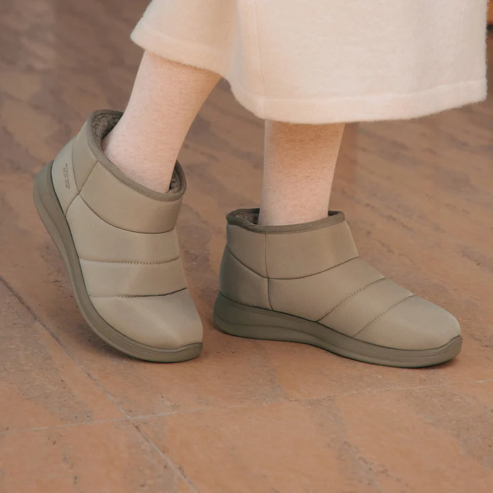 کفش روزمره زنانه اسکچرز مدل Modern Comfort Cozy Escape - Mini Puff