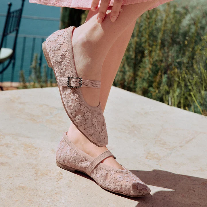 کفش روزمره زنانه اسکچرز مدل Modern Comfort Cleo Snip - Cute 'N Chic