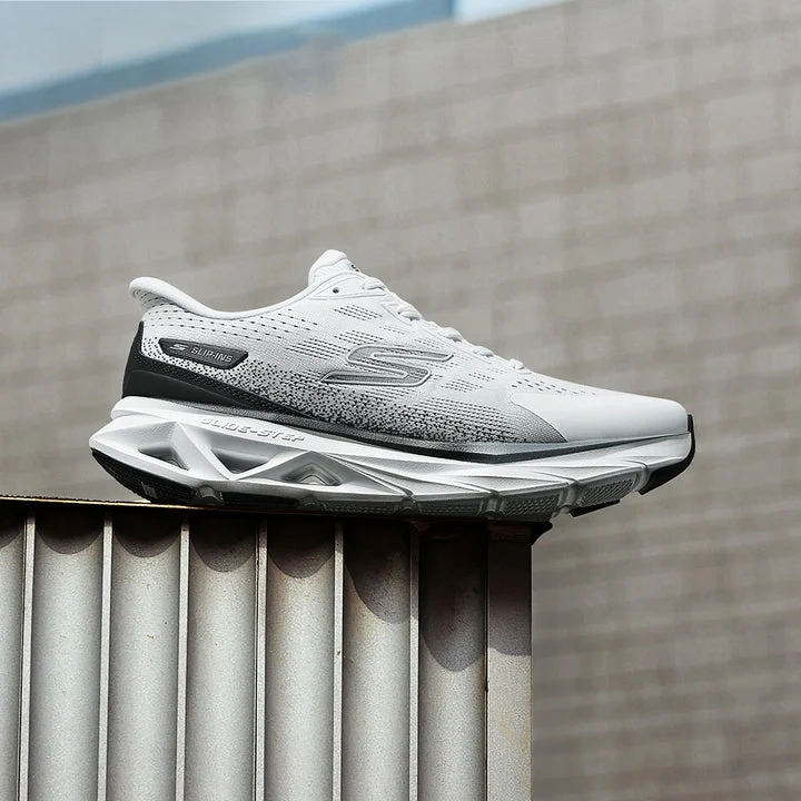 کفش دویدن مردانه اسکچرز مدل GOrun Glide-Step Vortex